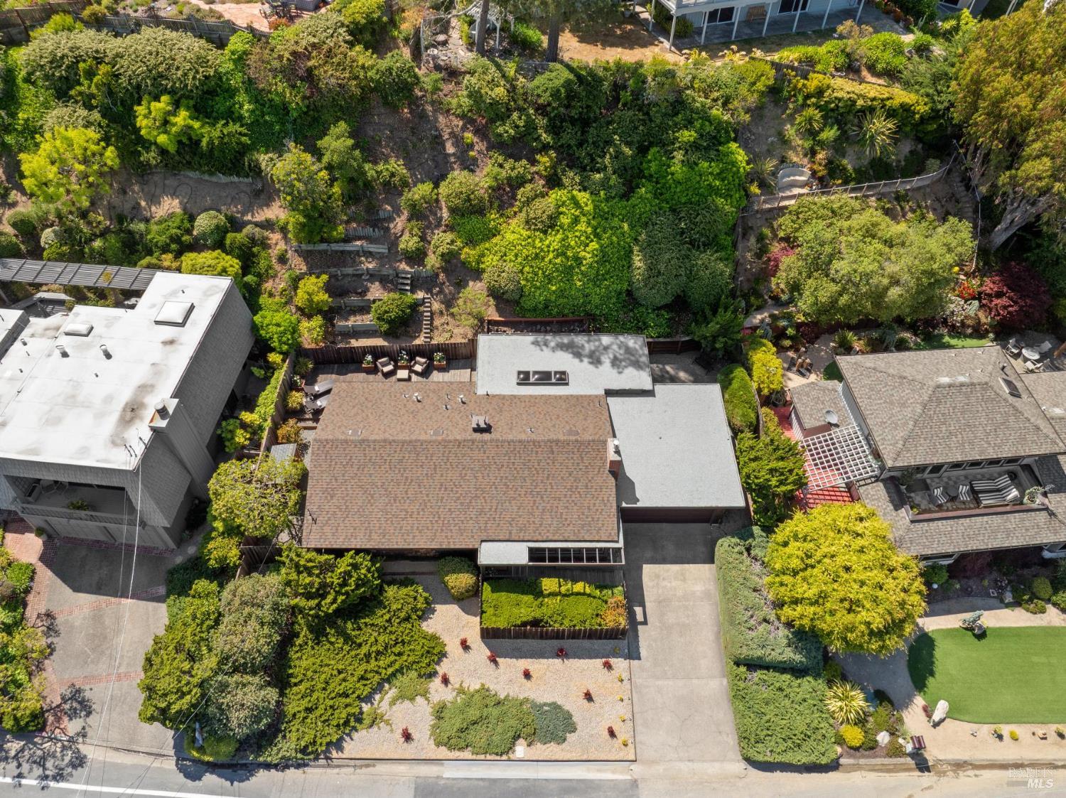Detail Gallery Image 27 of 28 For 308 E Strawberry Dr, Mill Valley,  CA 94941 - 3 Beds | 2 Baths