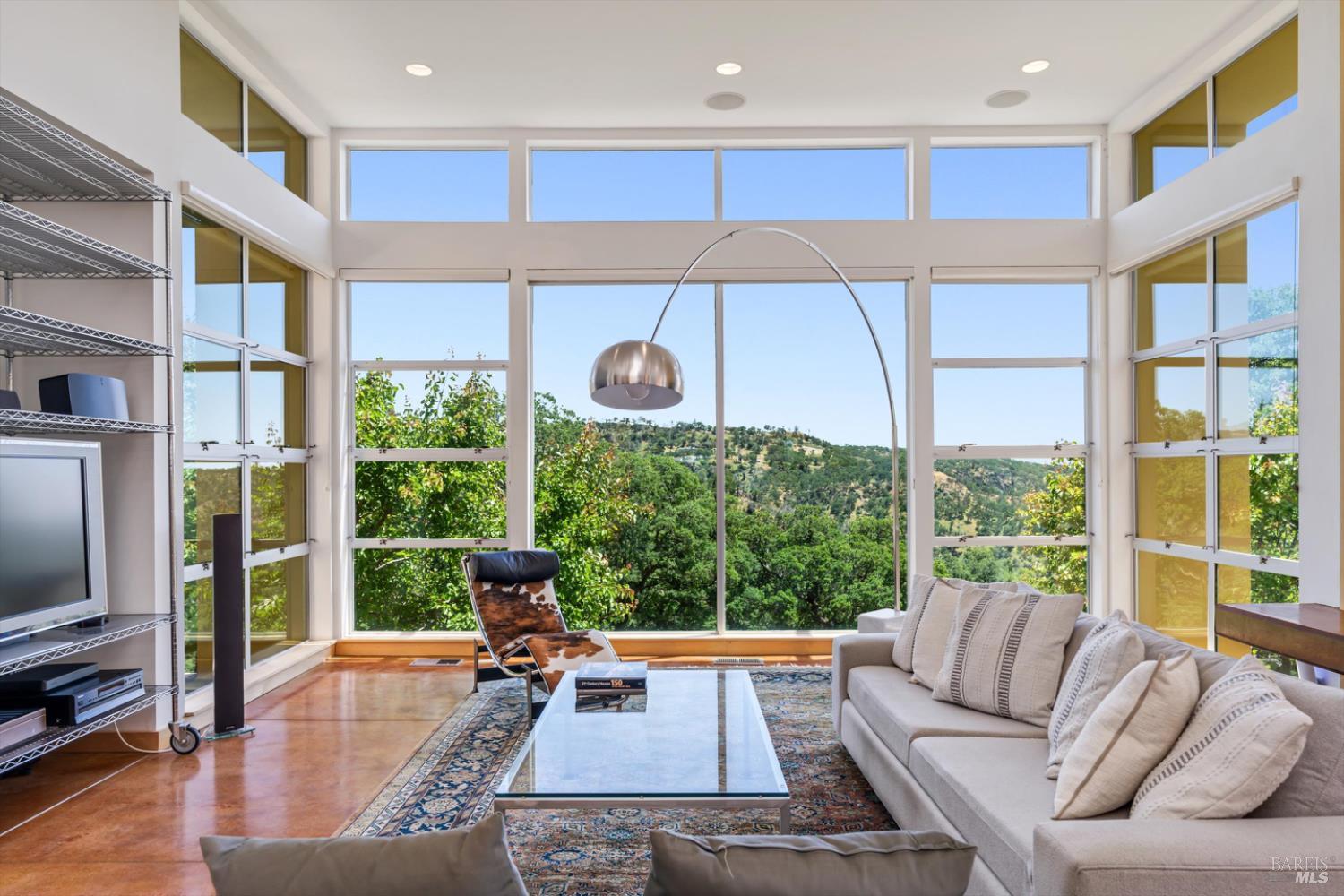Detail Gallery Image 17 of 54 For 48 Longhorn Ridge Rd, Napa,  CA 94558 - 3 Beds | 3/1 Baths