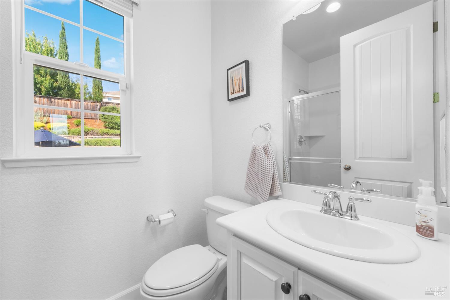 Detail Gallery Image 33 of 66 For 4012 Jade Crest Hill Way, Vacaville,  CA 95688 - 6 Beds | 4/1 Baths