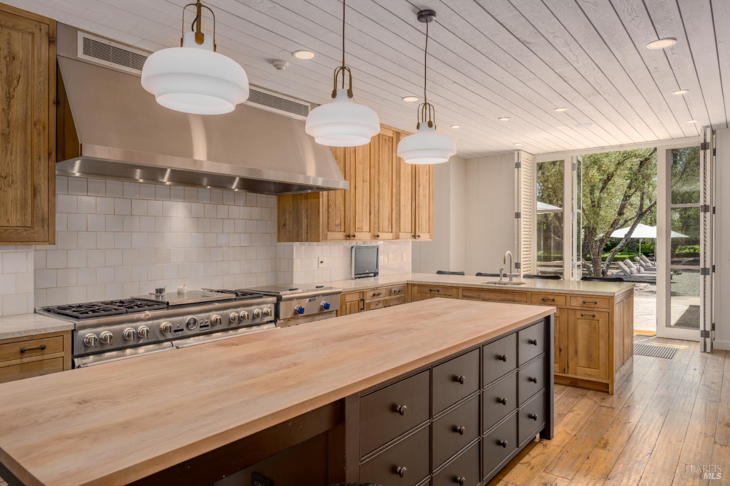 Detail Gallery Image 12 of 70 For 900 Rutherford Rd, Rutherford,  CA 94573 - 6 Beds | 6/1 Baths