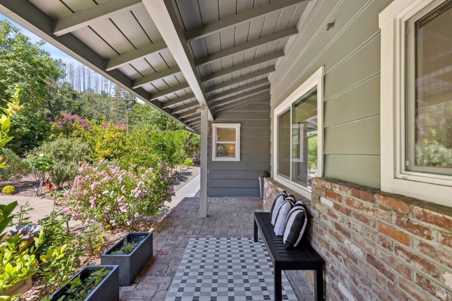 Detail Gallery Image 3 of 48 For 2120 Palmer Dr, Saint Helena,  CA 94574 - 3 Beds | 2 Baths