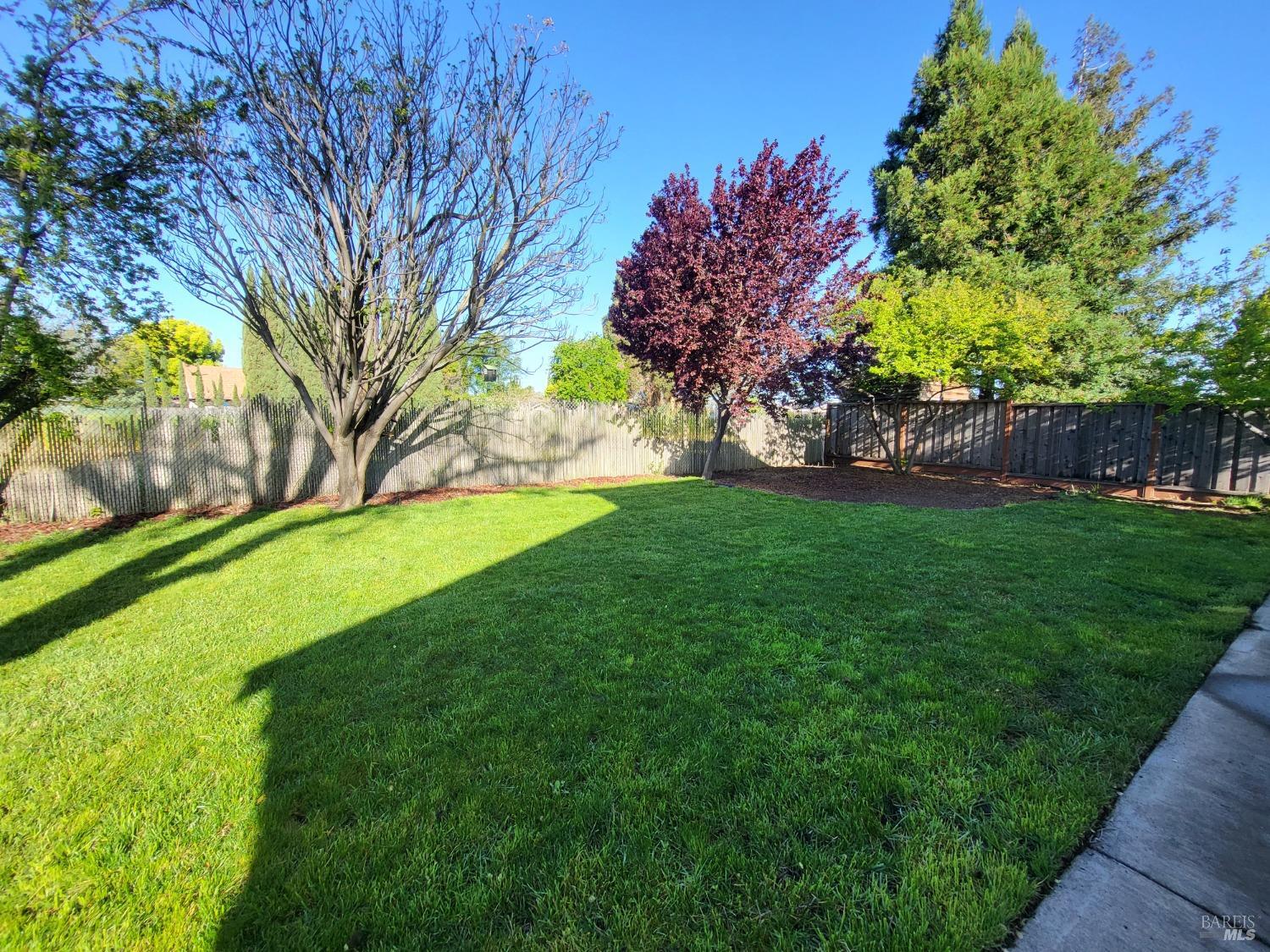 Detail Gallery Image 23 of 27 For 496 Lupine Cir, Vacaville,  CA 95687 - 3 Beds | 2/1 Baths