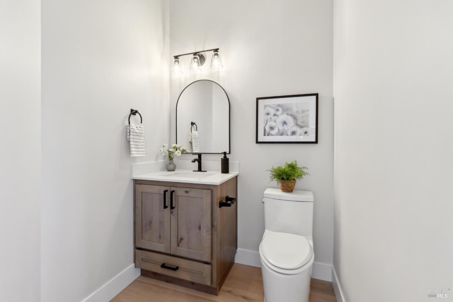 Detail Gallery Image 25 of 56 For 745 Redwood Rd, San Anselmo,  CA 94960 - 4 Beds | 3/1 Baths