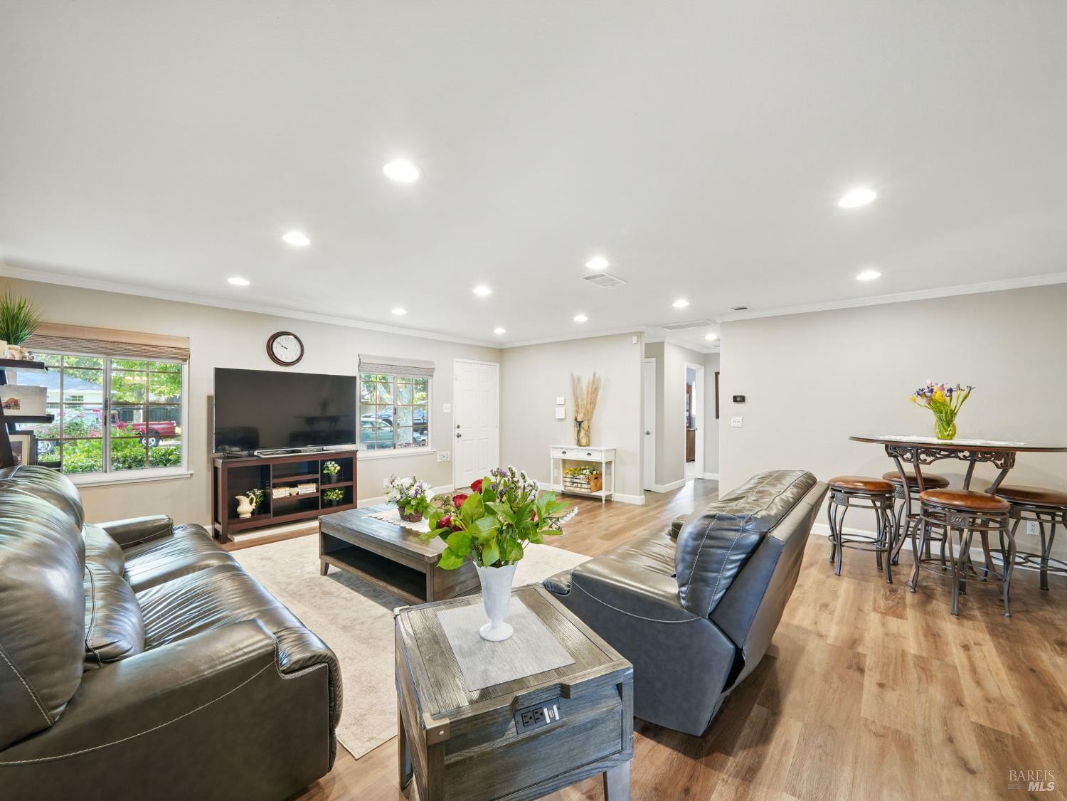 Detail Gallery Image 7 of 52 For 1233 Lincoln St, Fairfield,  CA 94533 - 4 Beds | 3 Baths