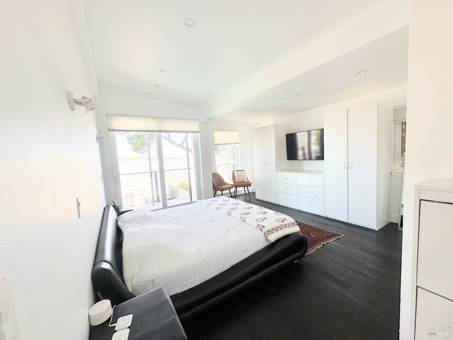 Detail Gallery Image 23 of 53 For 5148 E Paradise Dr, Corte Madera,  CA 94925 - 5 Beds | 5 Baths