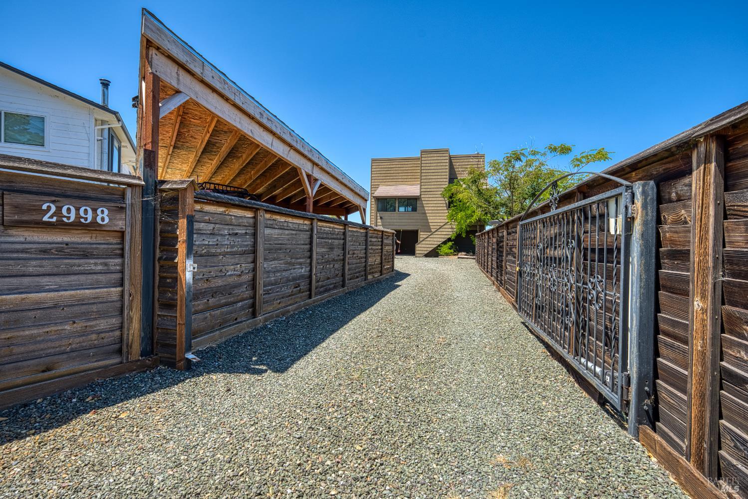 Detail Gallery Image 2 of 68 For 2998 Willow Rd, Kelseyville,  CA 95451 - 2 Beds | 2 Baths