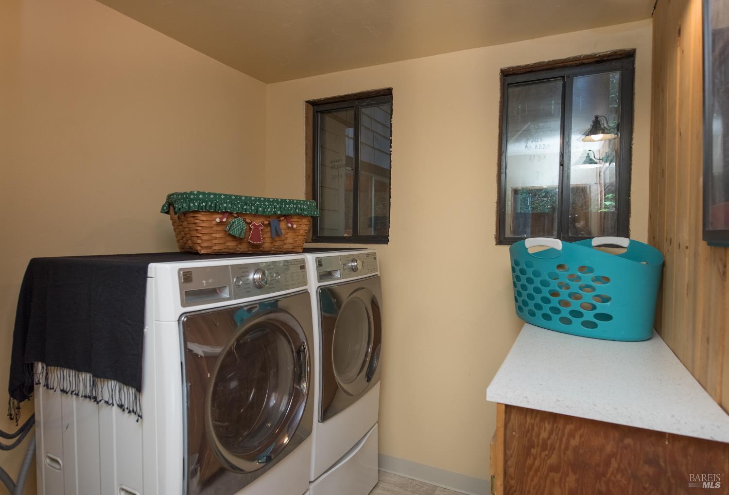 Detail Gallery Image 25 of 49 For 11917 Laurel Ave, Forestville,  CA 95436 - 3 Beds | 3 Baths