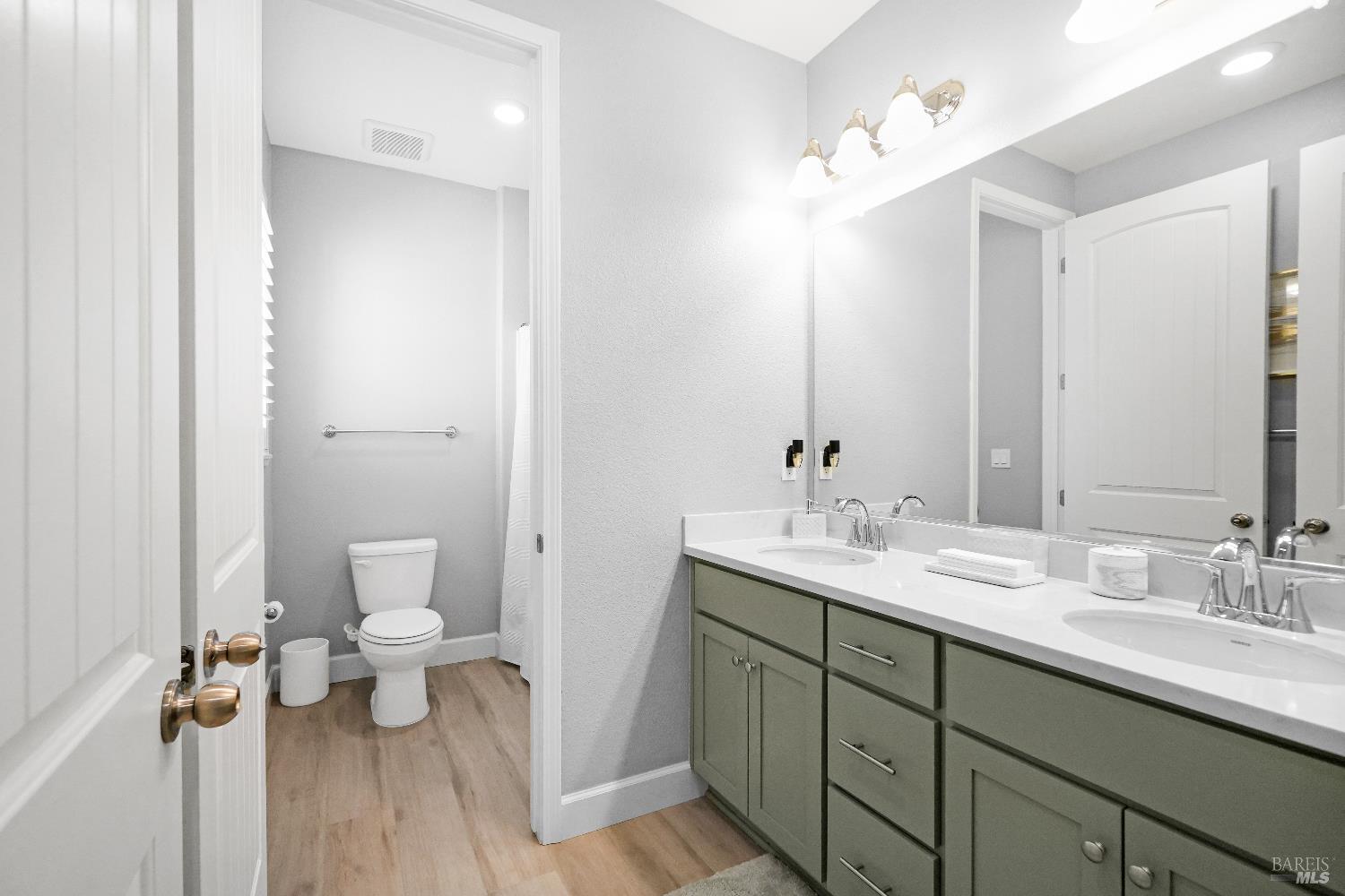 Detail Gallery Image 17 of 32 For 840 Allegro Ct, Fairfield,  CA 94534 - 4 Beds | 3/1 Baths