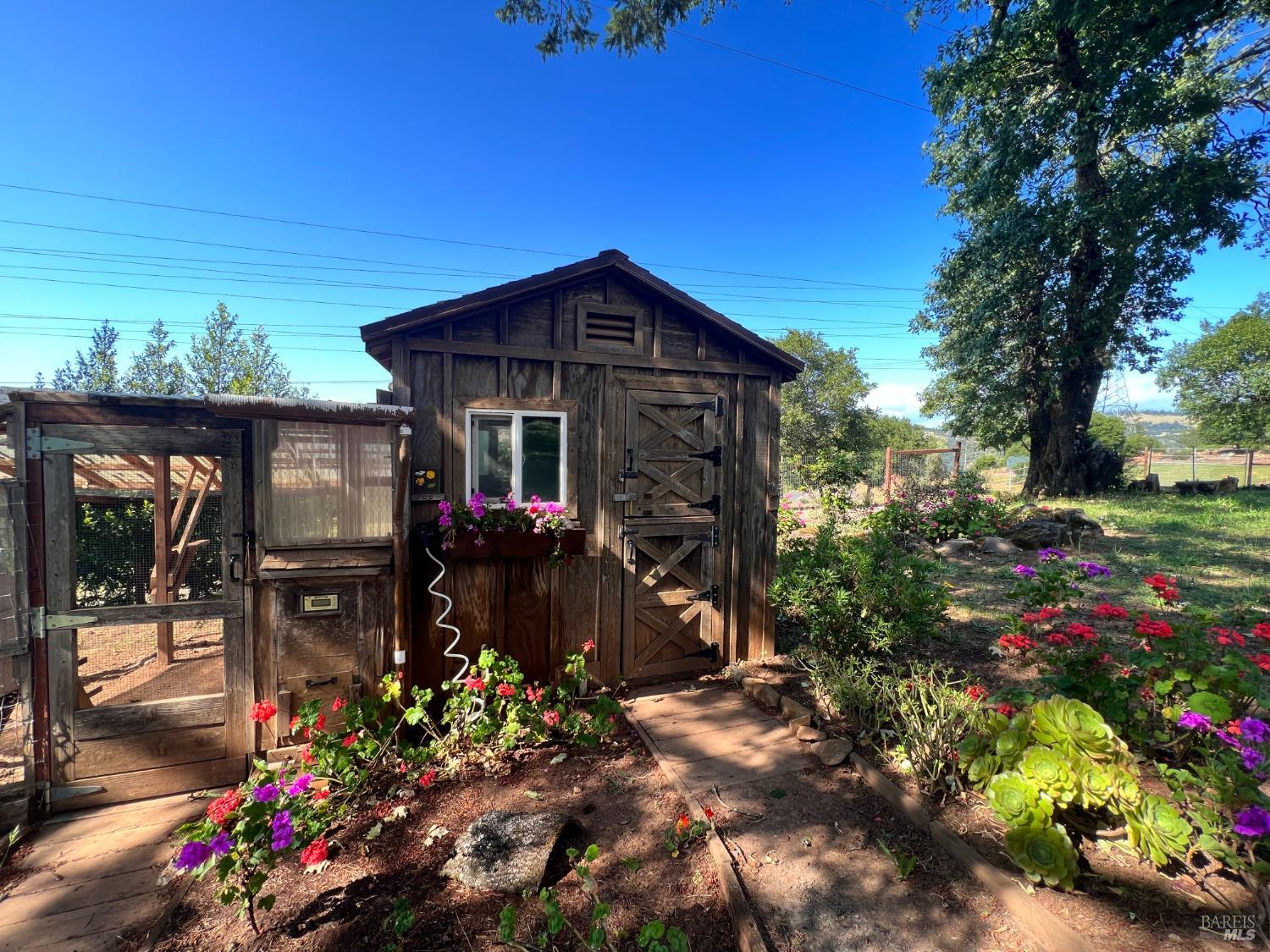 Detail Gallery Image 26 of 33 For 4383 Parker Hill Rd, Santa Rosa,  CA 95404 - 3 Beds | 3 Baths