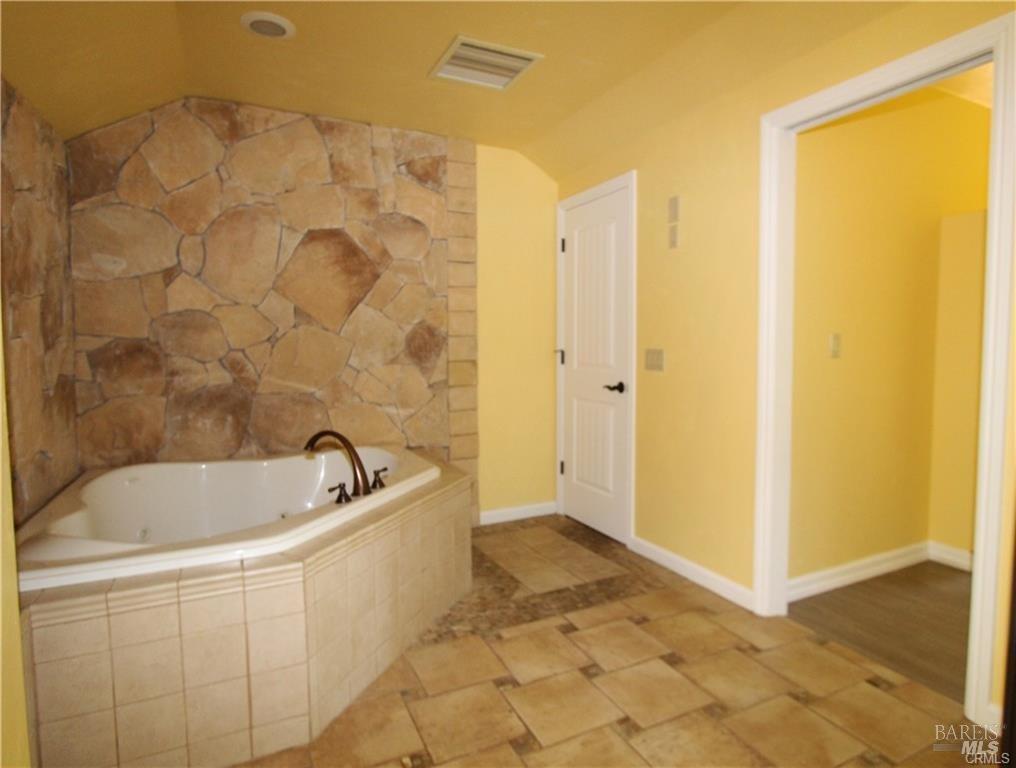 Detail Gallery Image 23 of 60 For 7497 Harrington Flat Rd, Kelseyville,  CA 95451 - 5 Beds | 3 Baths