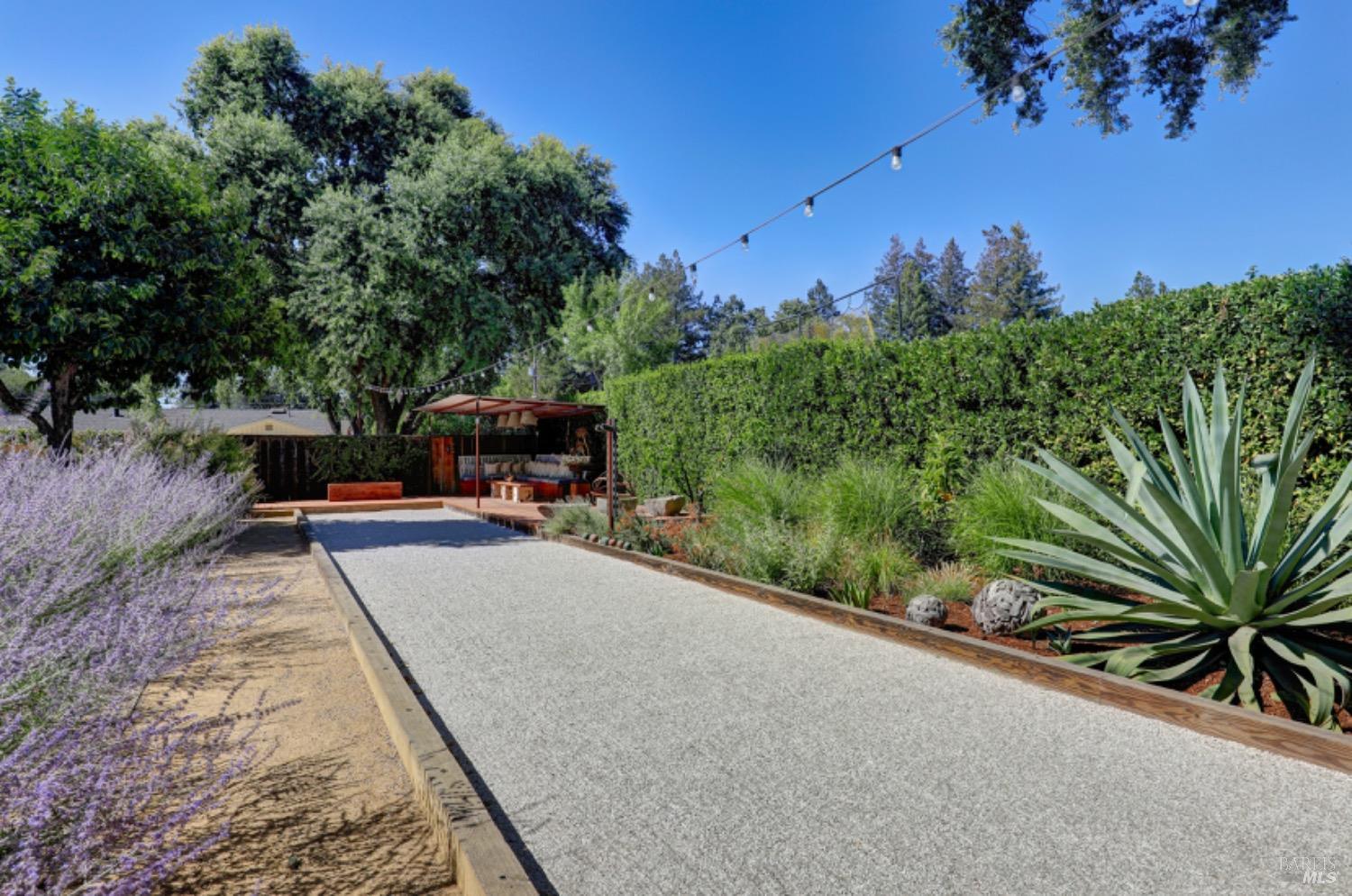 Detail Gallery Image 39 of 70 For 1067 Darms Ln, Napa,  CA 94558 - 5 Beds | 3 Baths