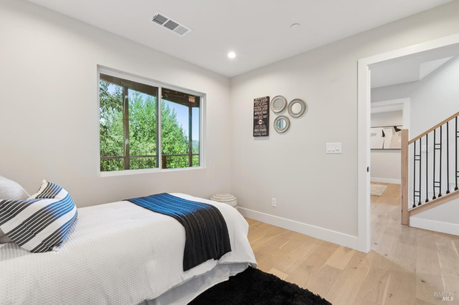 Detail Gallery Image 38 of 56 For 745 Redwood Rd, San Anselmo,  CA 94960 - 4 Beds | 3/1 Baths