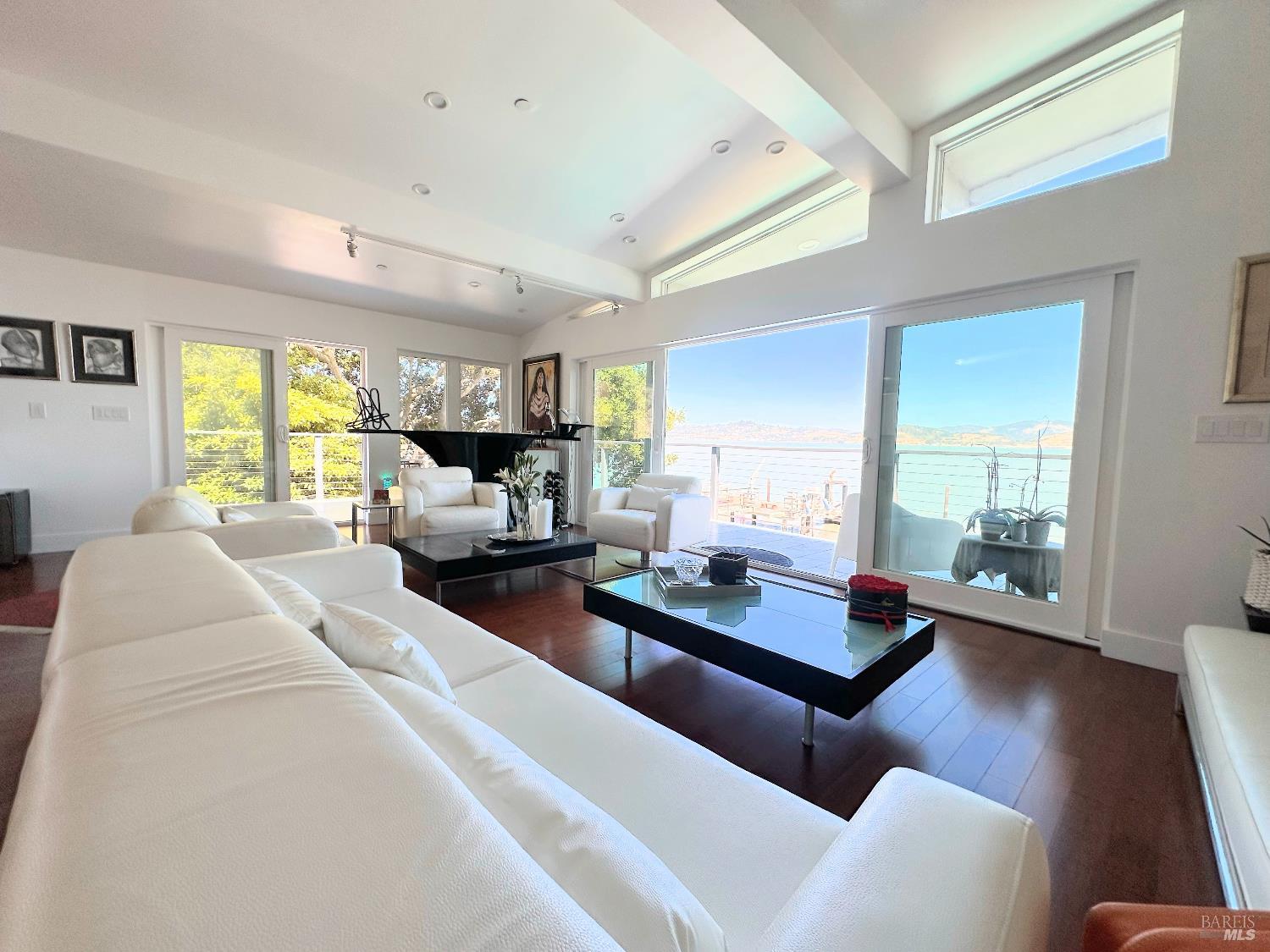 Detail Gallery Image 8 of 53 For 5148 E Paradise Dr, Corte Madera,  CA 94925 - 5 Beds | 5 Baths