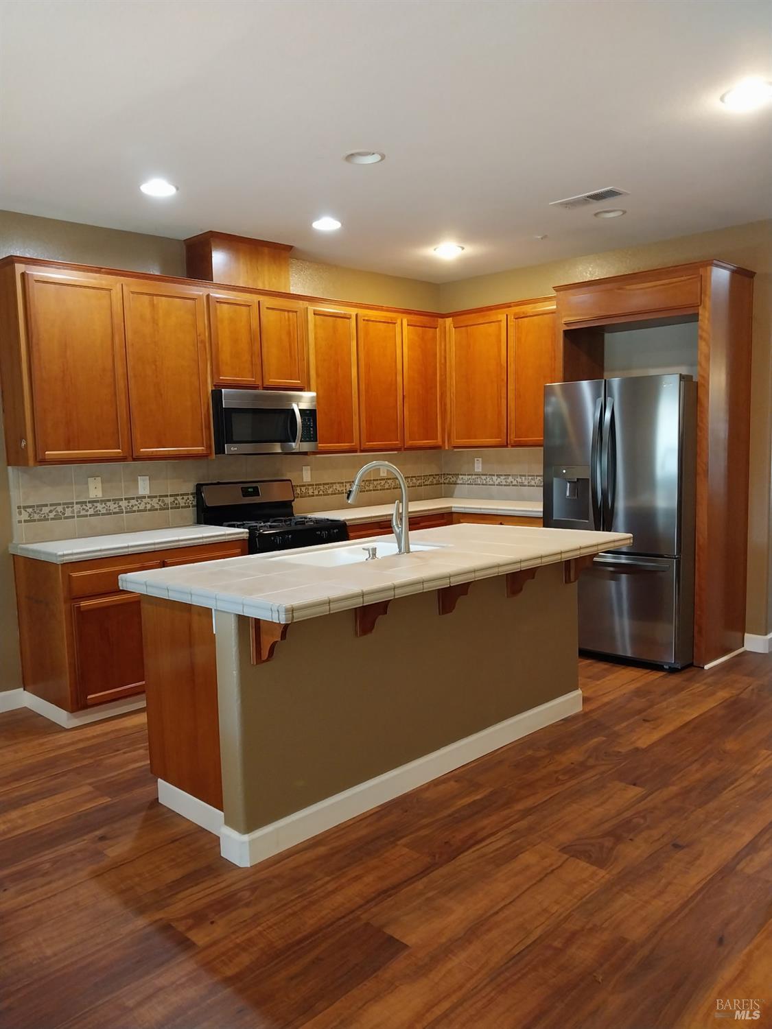 Detail Gallery Image 9 of 54 For 304 Ranch House Dr, Cloverdale,  CA 95425 - 5 Beds | 3 Baths