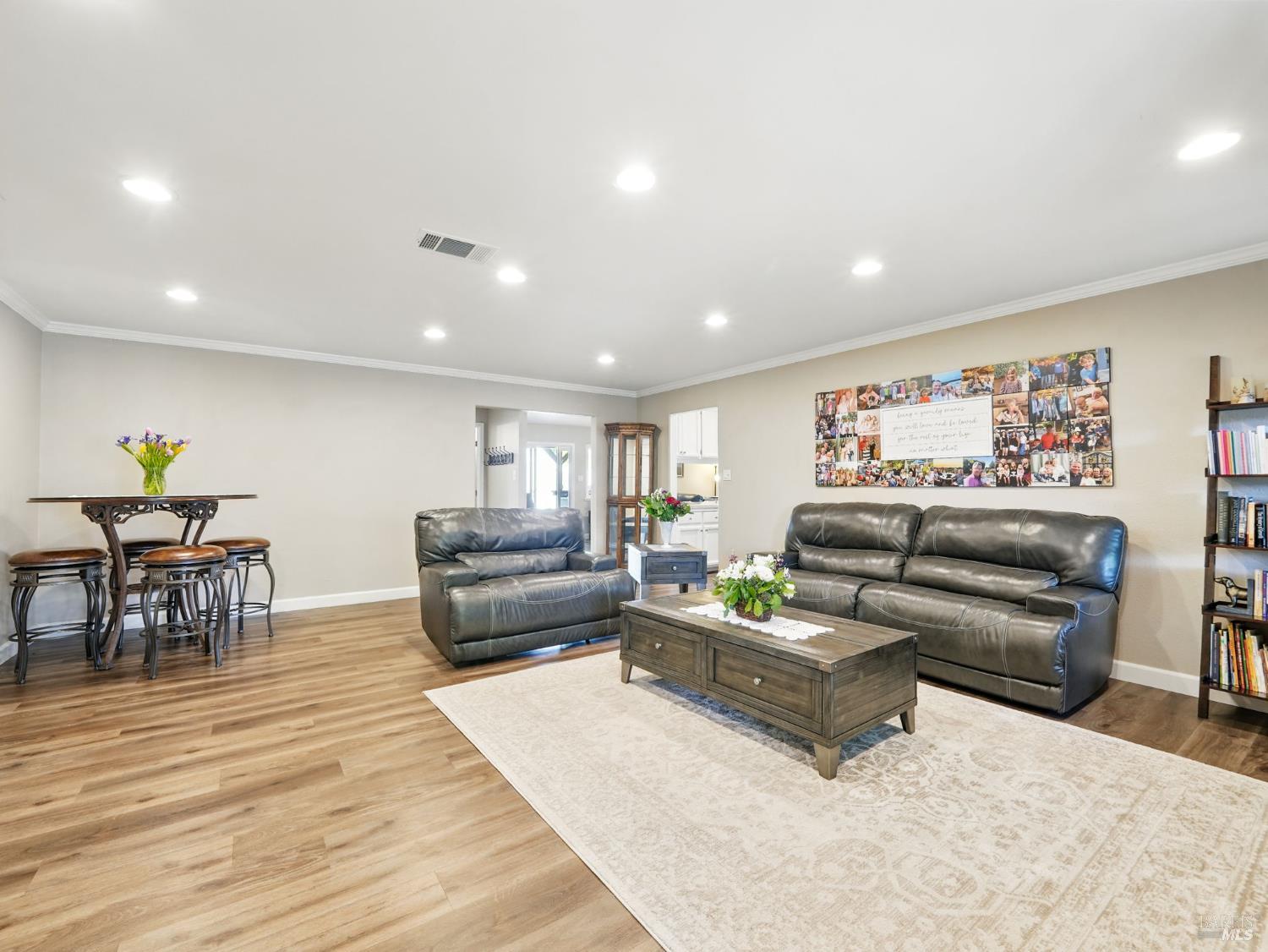 Detail Gallery Image 6 of 52 For 1233 Lincoln St, Fairfield,  CA 94533 - 4 Beds | 3 Baths