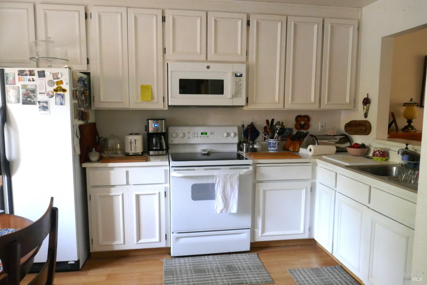 Detail Gallery Image 10 of 23 For 1025 Margaret Ct, Novato,  CA 94949 - 3 Beds | 2/1 Baths