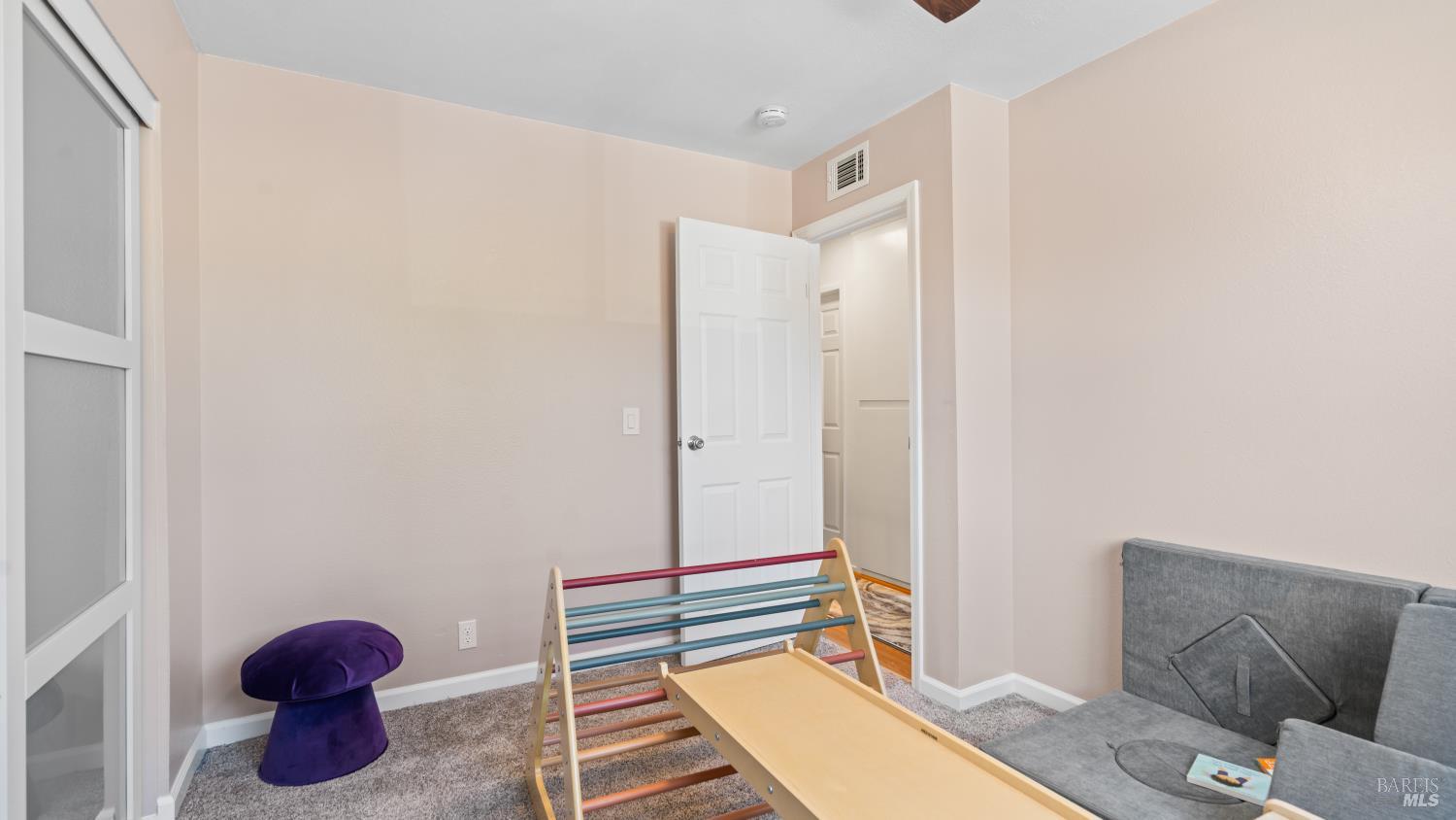 Detail Gallery Image 15 of 38 For 1192 Devonshire Dr, Vacaville,  CA 95687 - 4 Beds | 2/1 Baths
