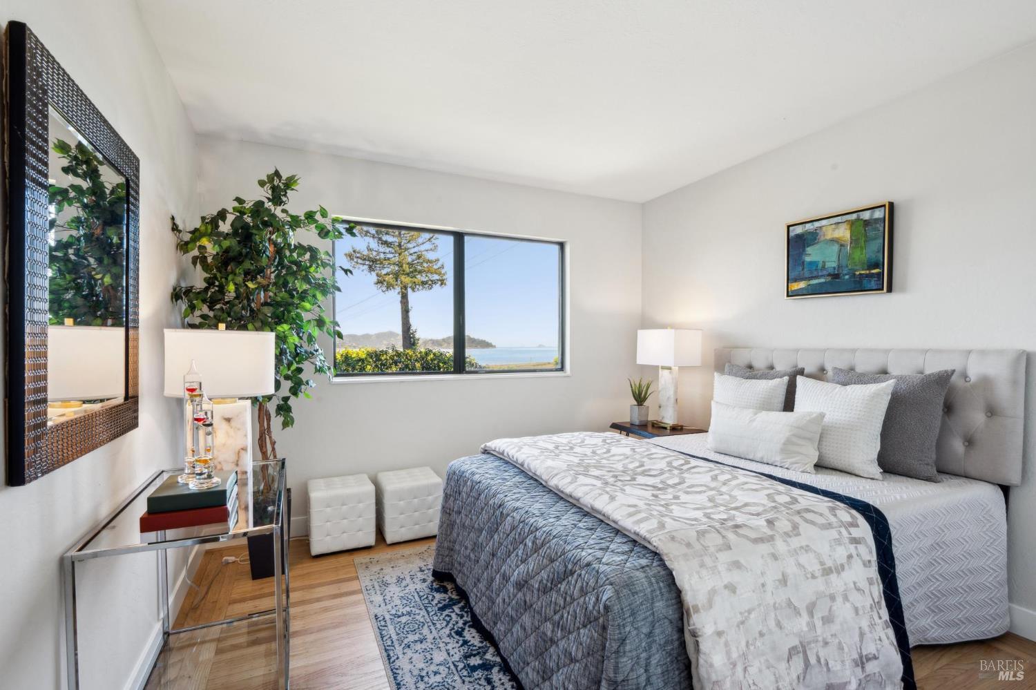 Detail Gallery Image 16 of 28 For 308 E Strawberry Dr, Mill Valley,  CA 94941 - 3 Beds | 2 Baths
