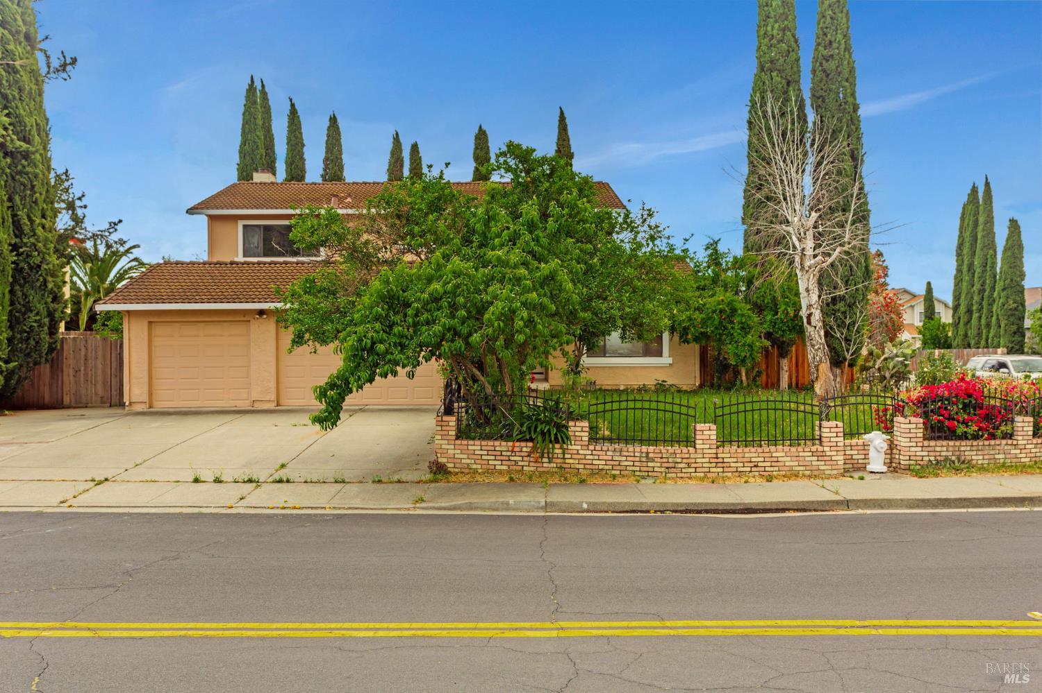 Detail Gallery Image 1 of 46 For 1001 Suffolk Way, Fairfield,  CA 94533 - 5 Beds | 3 Baths