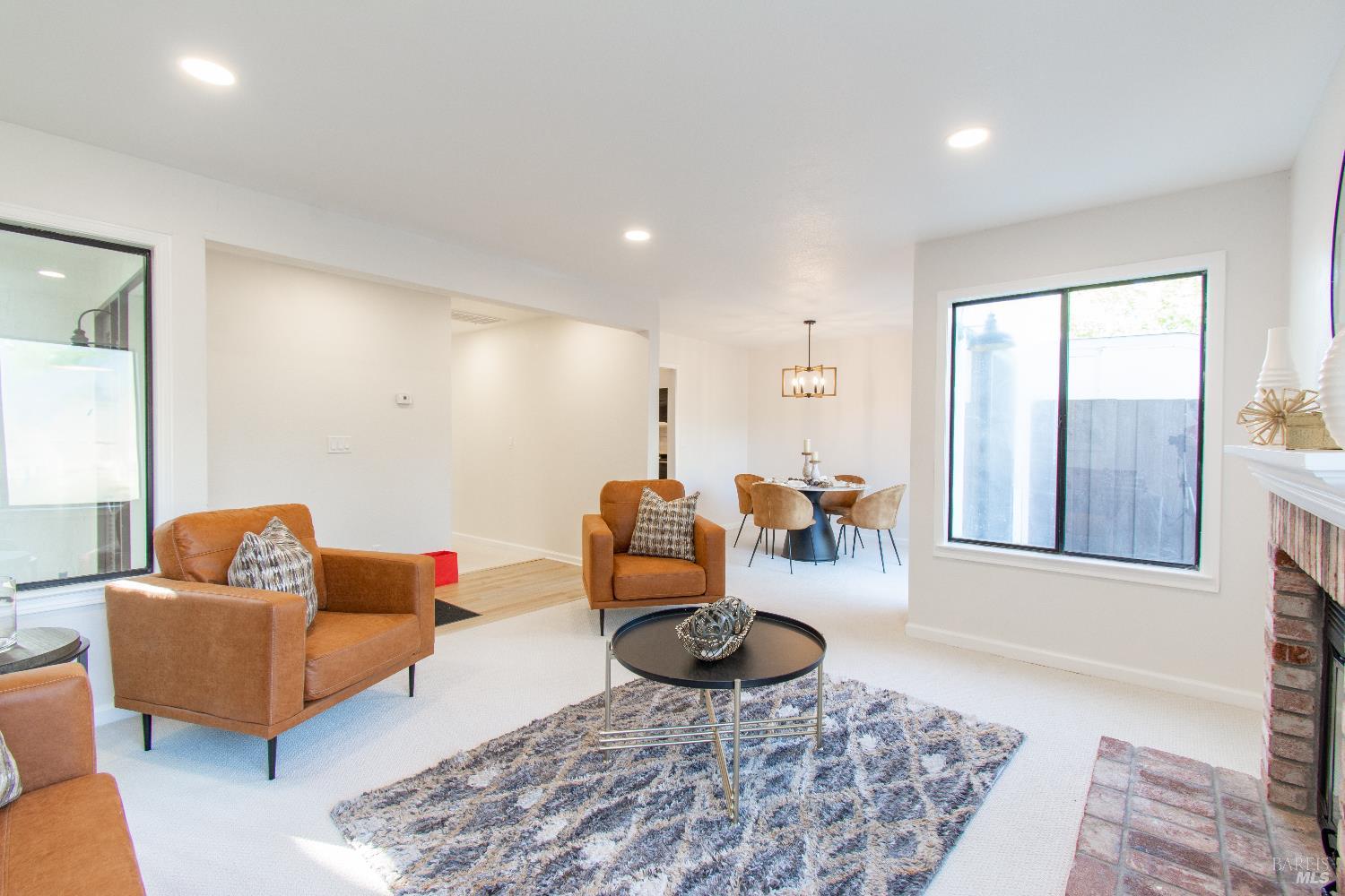 Detail Gallery Image 6 of 51 For 1986 Larchmont Cir, Fairfield,  CA 94534 - 3 Beds | 2/1 Baths