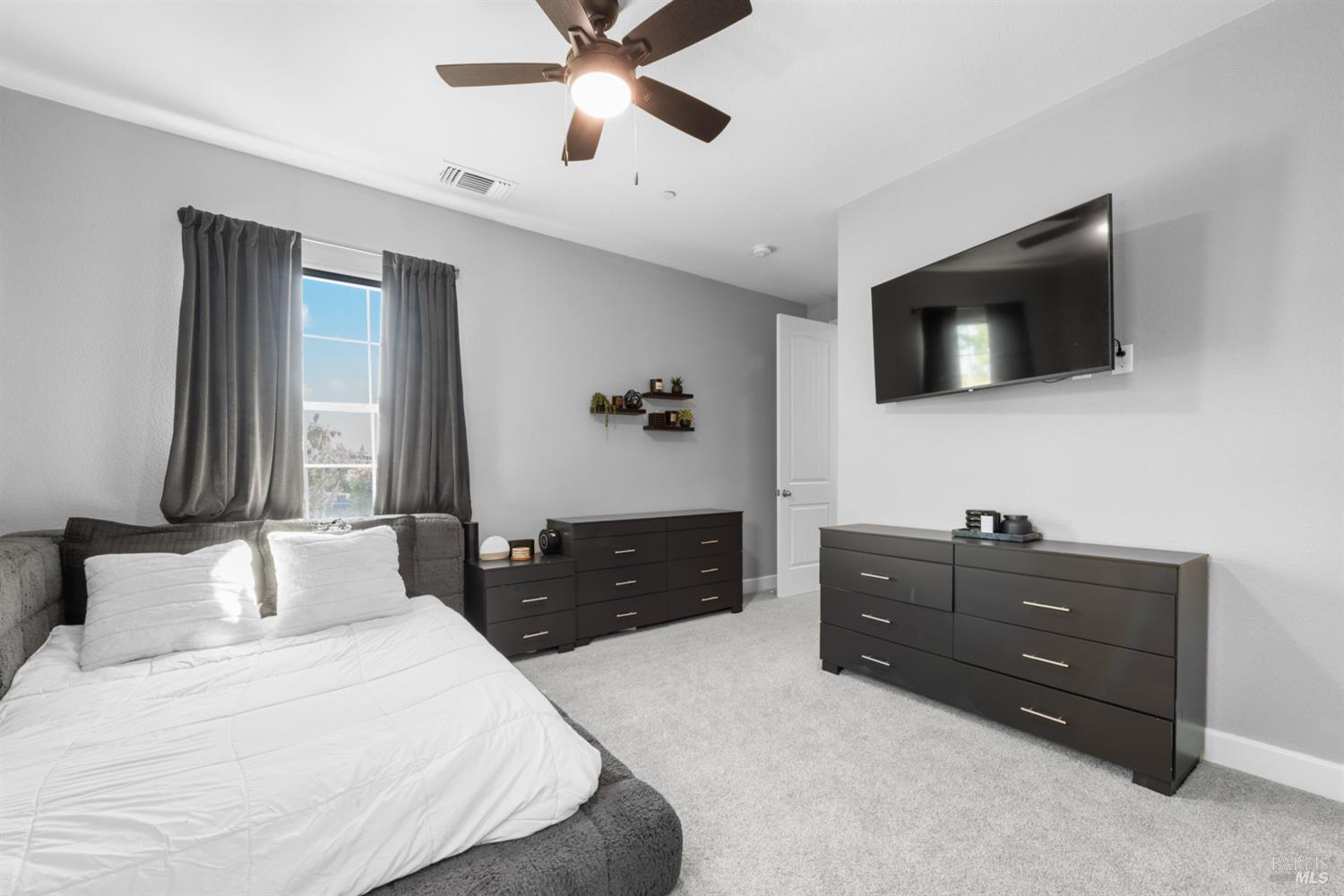Detail Gallery Image 32 of 66 For 4012 Jade Crest Hill Way, Vacaville,  CA 95688 - 6 Beds | 4/1 Baths