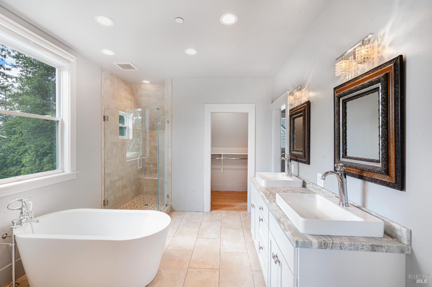 Detail Gallery Image 22 of 38 For 753 Humboldt St, Santa Rosa,  CA 95404 - 5 Beds | 3 Baths