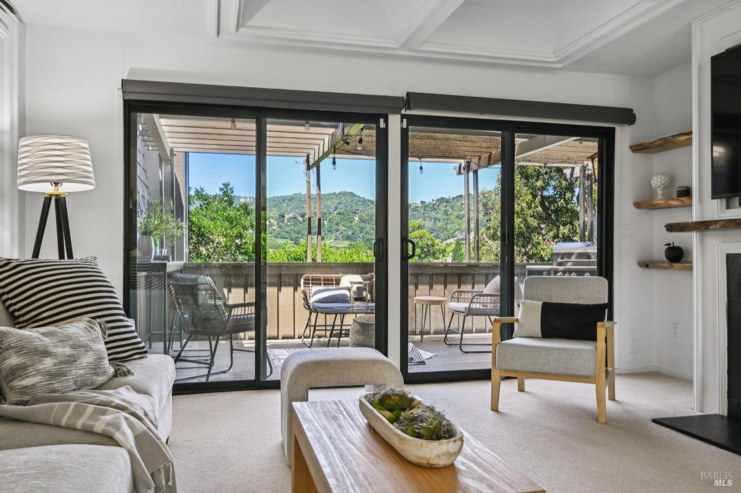 Detail Gallery Image 22 of 54 For 239 Knollwood Dr, San Rafael,  CA 94901 - 2 Beds | 2/1 Baths