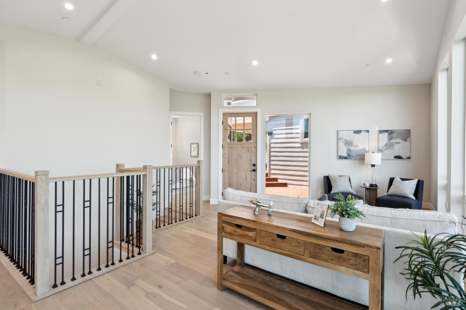 Detail Gallery Image 7 of 56 For 745 Redwood Rd, San Anselmo,  CA 94960 - 4 Beds | 3/1 Baths