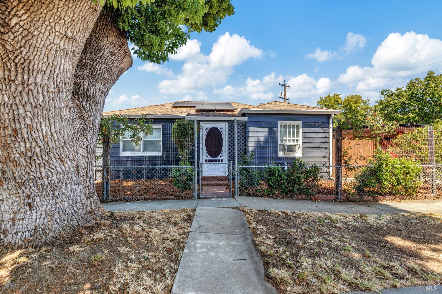 Detail Gallery Image 6 of 26 For 600 Buss Ave, Vallejo,  CA 94591 - 2 Beds | 1 Baths