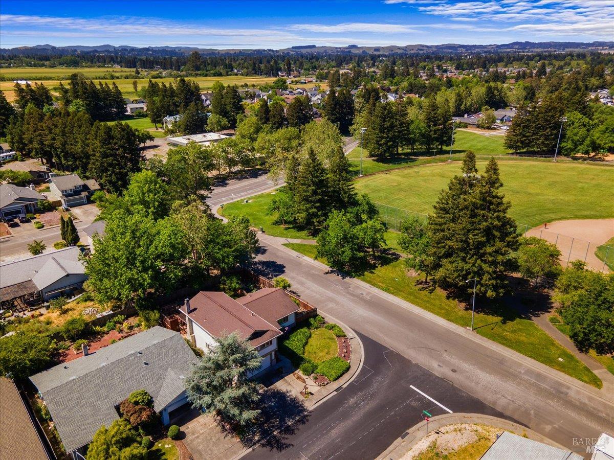 Detail Gallery Image 50 of 56 For 1503 Galaxy Ct, Rohnert Park,  CA 94928 - 4 Beds | 2/1 Baths