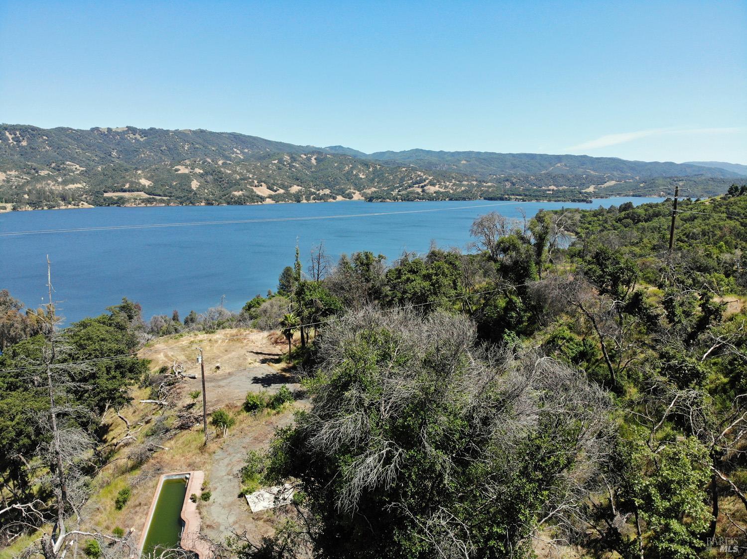 Detail Gallery Image 3 of 14 For 5875 Lake Ridge Dr, Ukiah,  CA 95482 - – Beds | – Baths