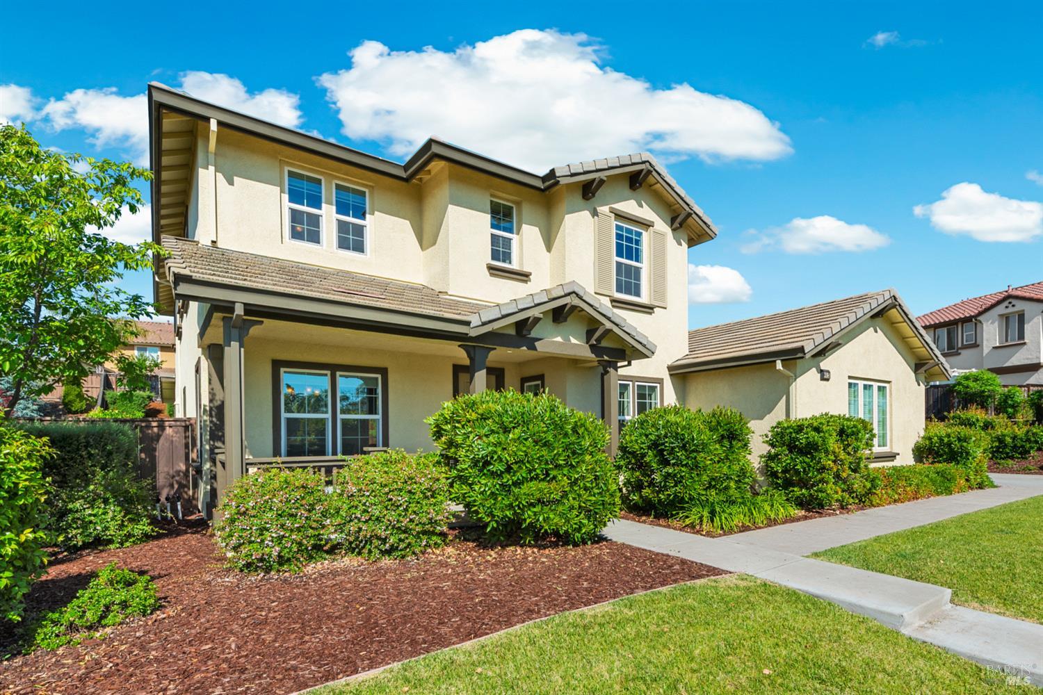 Detail Gallery Image 5 of 66 For 4012 Jade Crest Hill Way, Vacaville,  CA 95688 - 6 Beds | 4/1 Baths