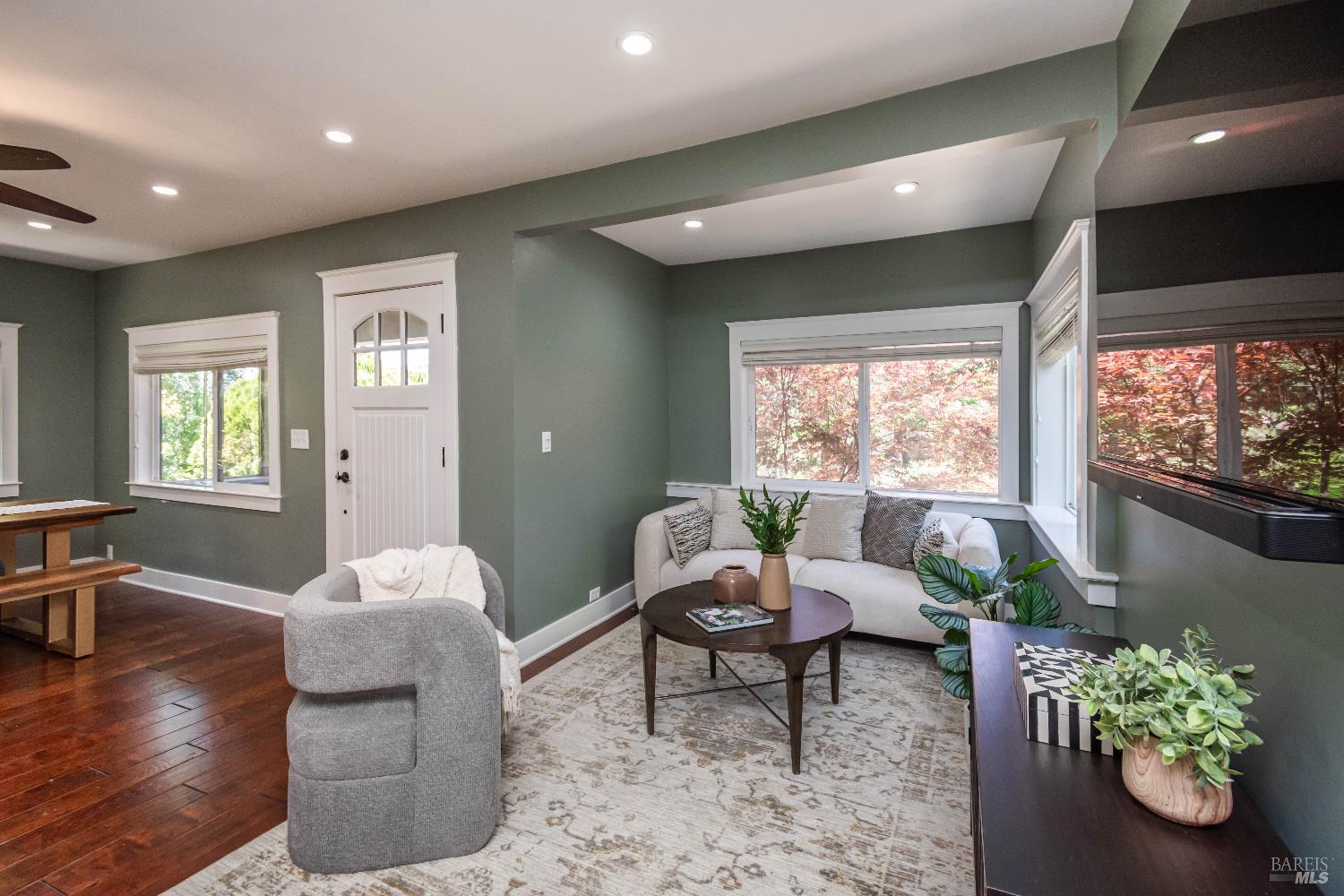 Detail Gallery Image 13 of 53 For 225 Berna Ave, Napa,  CA 94559 - 3 Beds | 2/1 Baths