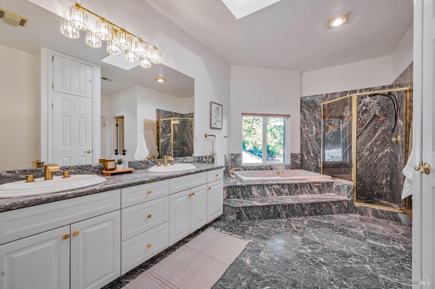 Detail Gallery Image 31 of 60 For 55 Tamalpais Rd, Kentfield,  CA 94904 - 4 Beds | 4 Baths