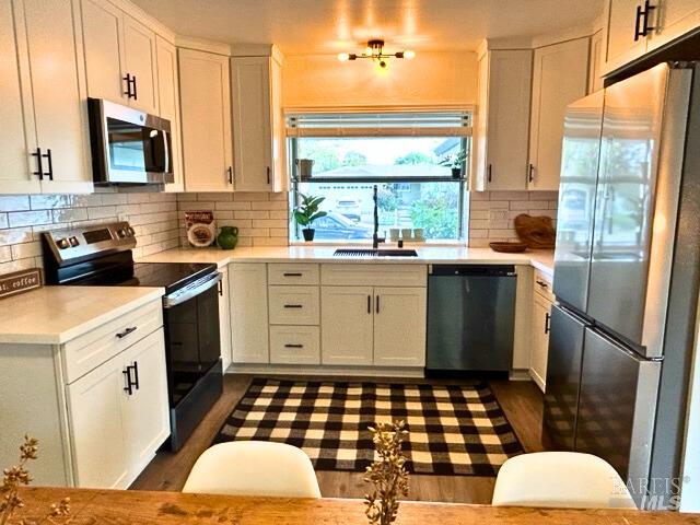 Detail Gallery Image 9 of 17 For 3602 Idlewild Ave Ave, Napa,  CA 94558 - 3 Beds | 2 Baths