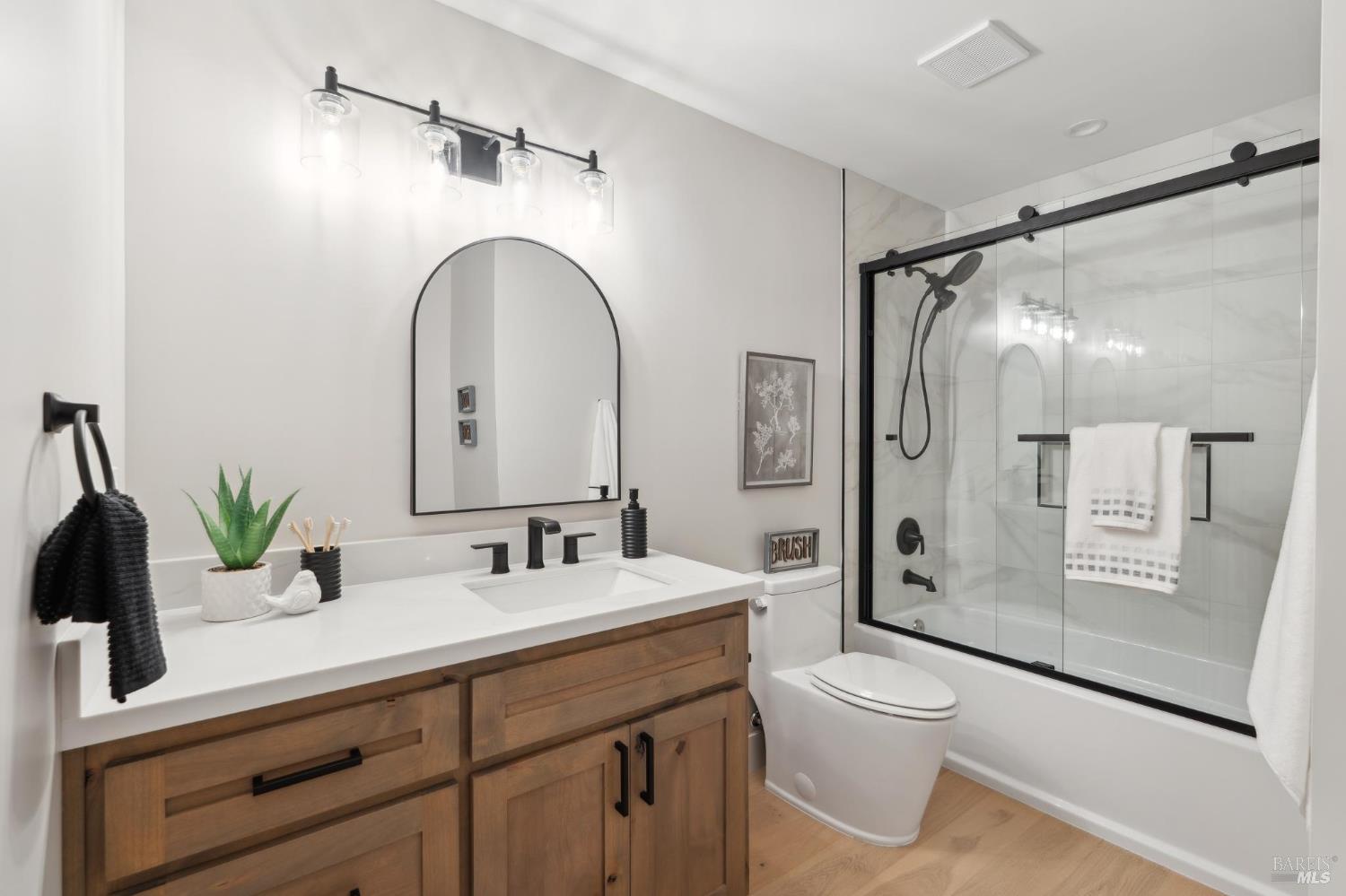 Detail Gallery Image 40 of 56 For 745 Redwood Rd, San Anselmo,  CA 94960 - 4 Beds | 3/1 Baths