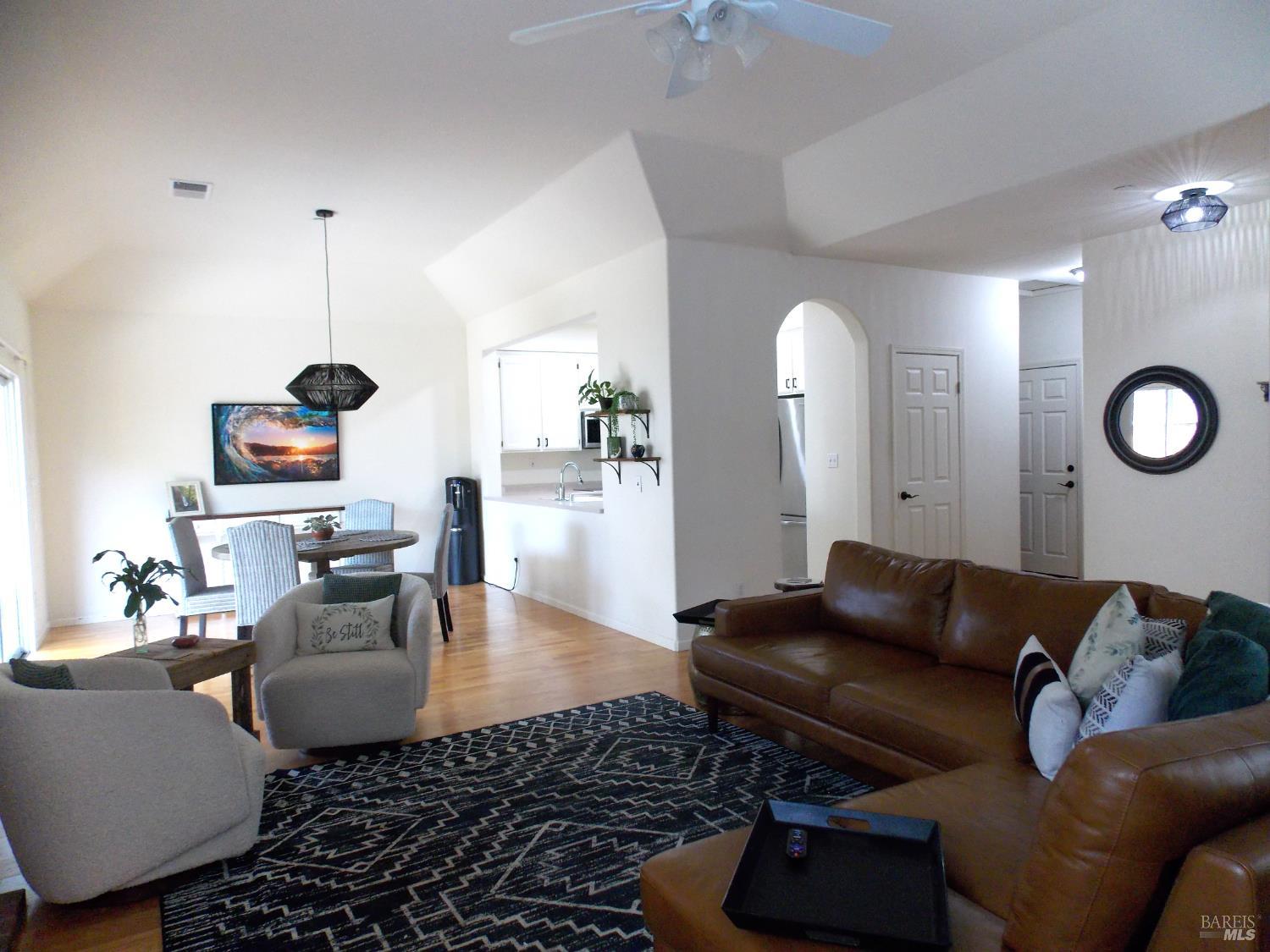Detail Gallery Image 6 of 36 For 834 Glen Miller Dr, Windsor,  CA 95492 - 2 Beds | 2 Baths