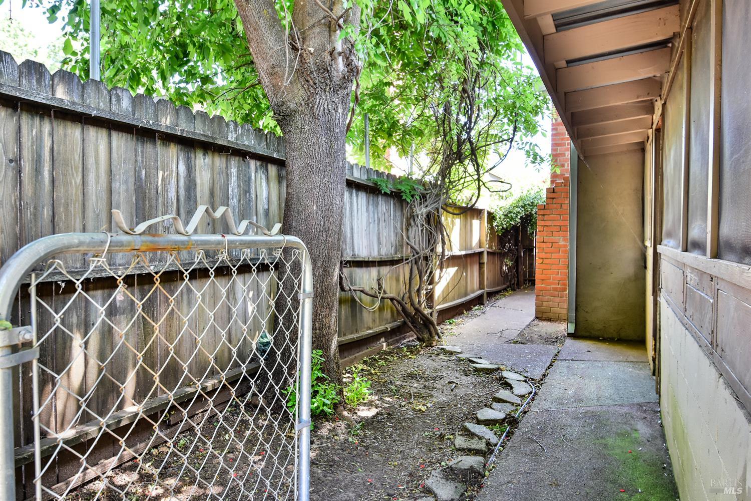 Detail Gallery Image 26 of 28 For 17884 San Carlos Dr, Sonoma,  CA 95476 - 4 Beds | 2 Baths