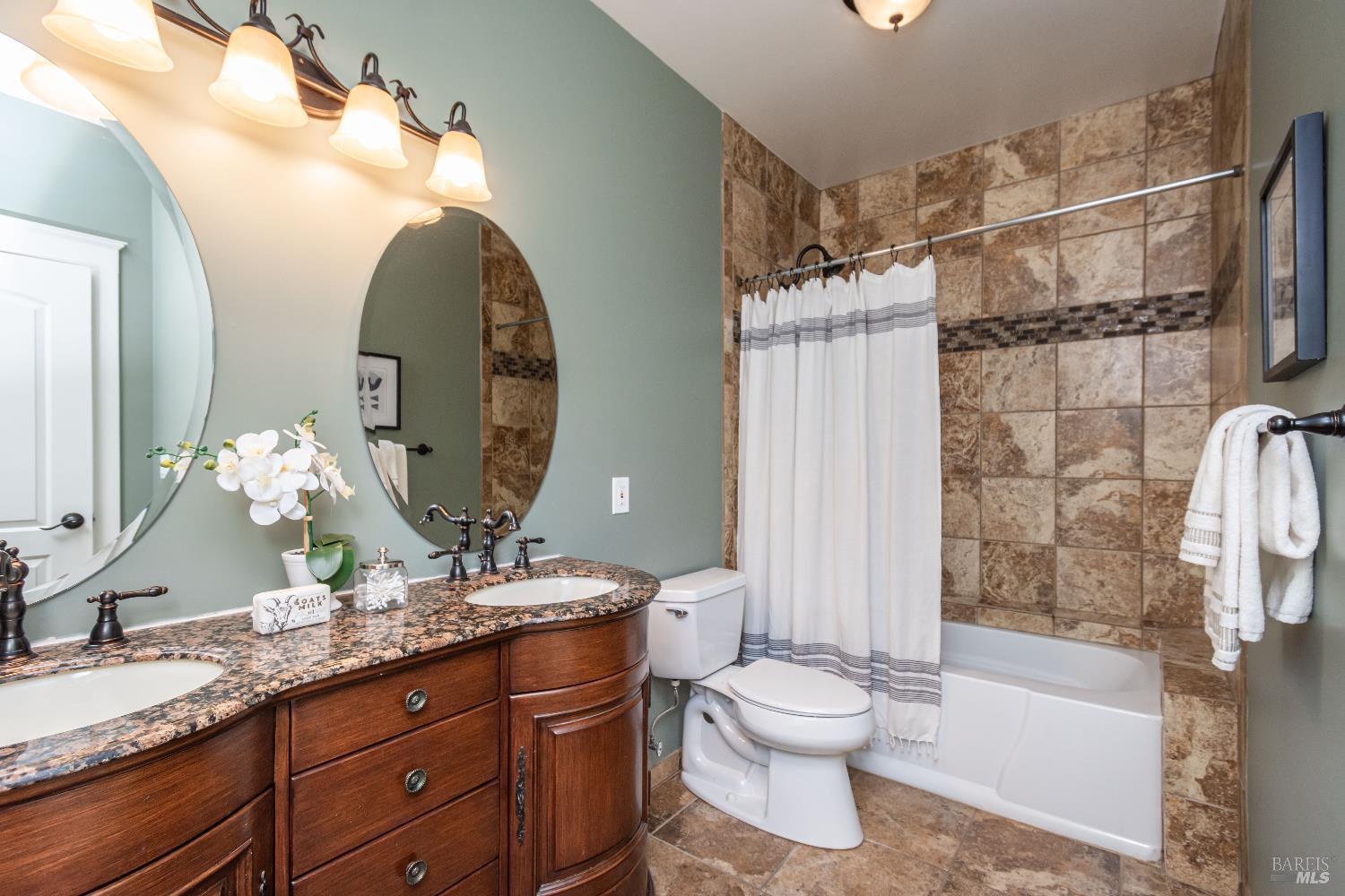 Detail Gallery Image 35 of 53 For 225 Berna Ave, Napa,  CA 94559 - 3 Beds | 2/1 Baths