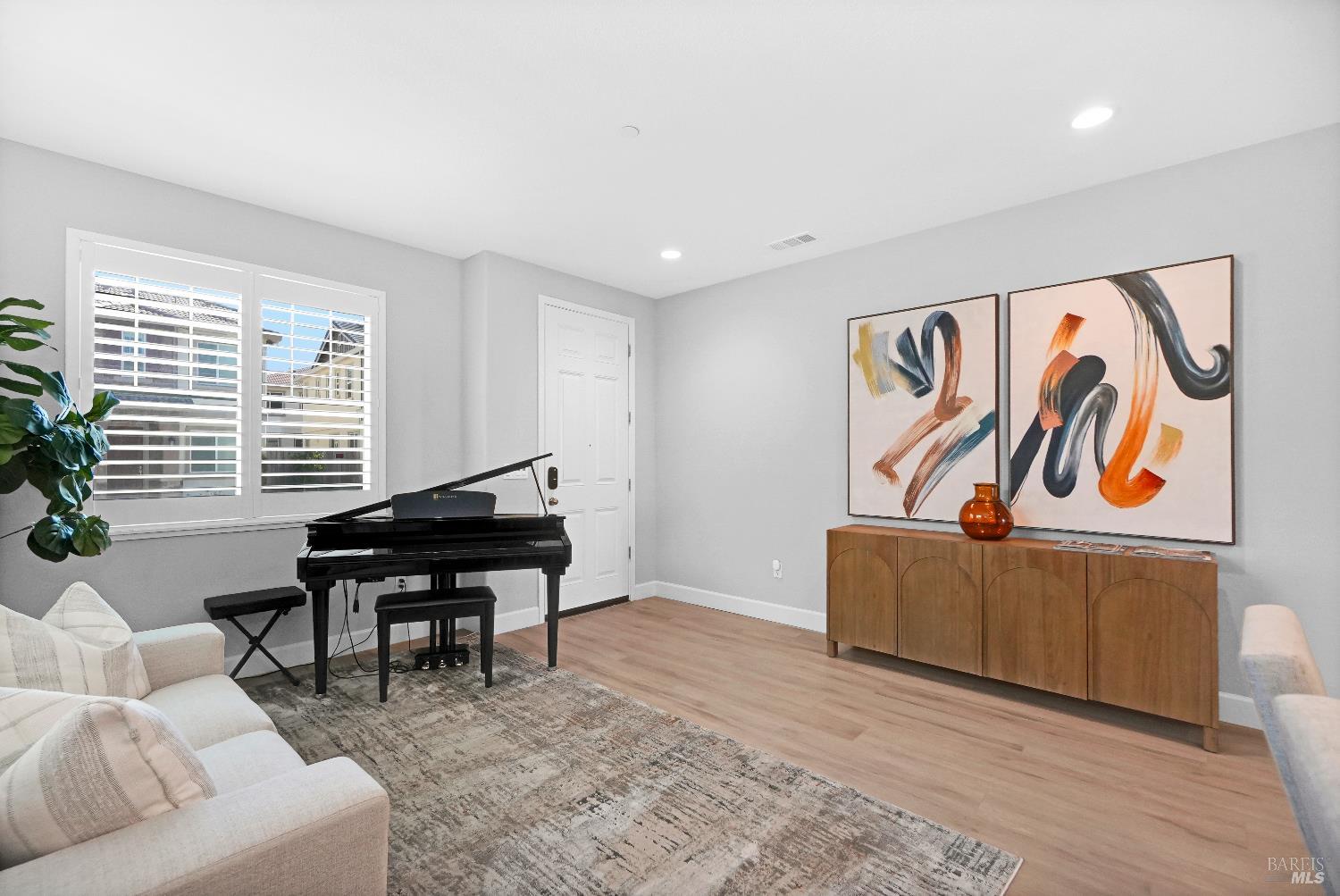 Detail Gallery Image 3 of 32 For 840 Allegro Ct, Fairfield,  CA 94534 - 4 Beds | 3/1 Baths