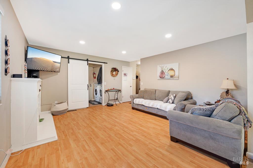 Detail Gallery Image 14 of 46 For 1405 Montana Pl, Rohnert Park,  CA 94928 - 4 Beds | 2/1 Baths