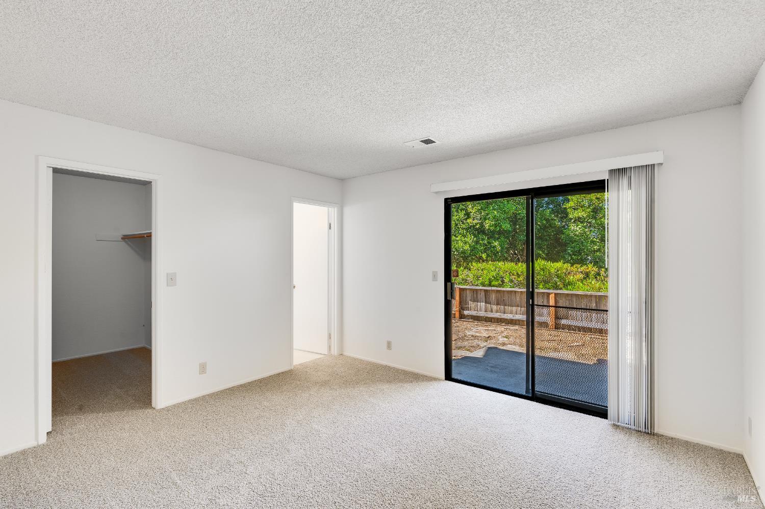 Detail Gallery Image 22 of 33 For 2000 Clearview Cir, Benicia,  CA 94510 - 3 Beds | 2/1 Baths