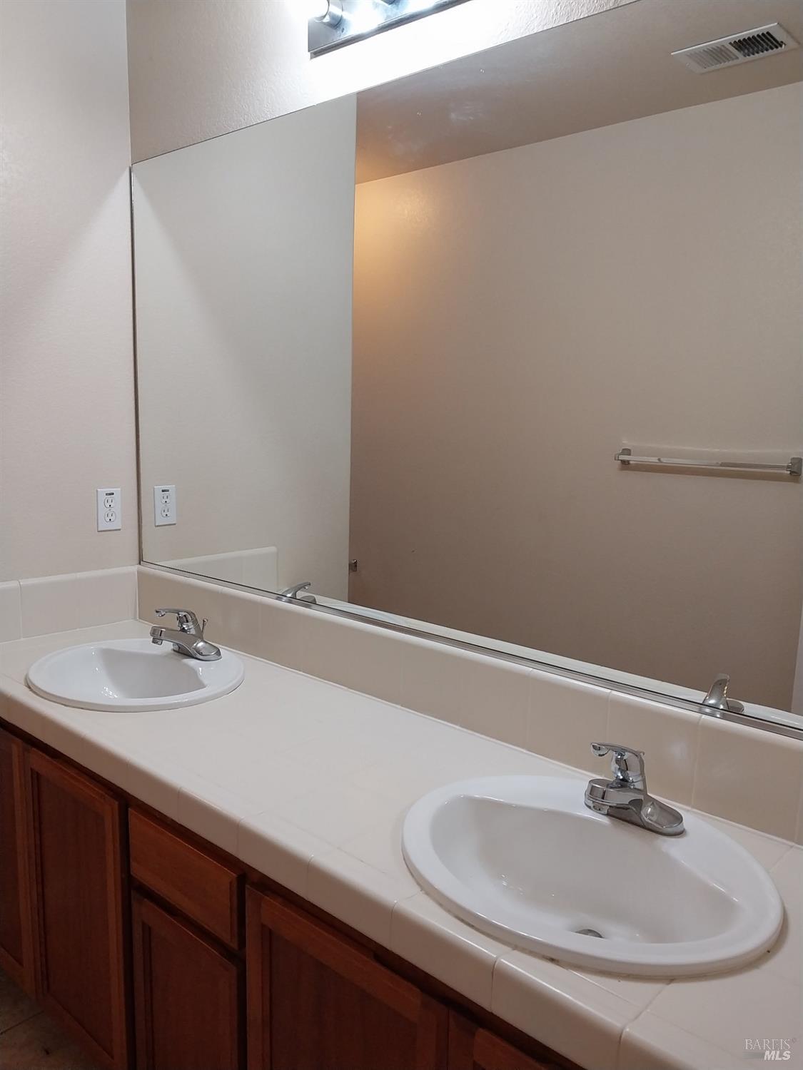 Detail Gallery Image 25 of 54 For 304 Ranch House Dr, Cloverdale,  CA 95425 - 5 Beds | 3 Baths