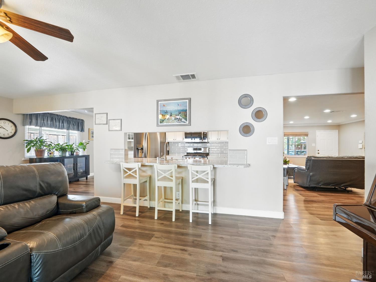 Detail Gallery Image 9 of 52 For 1233 Lincoln St, Fairfield,  CA 94533 - 4 Beds | 3 Baths