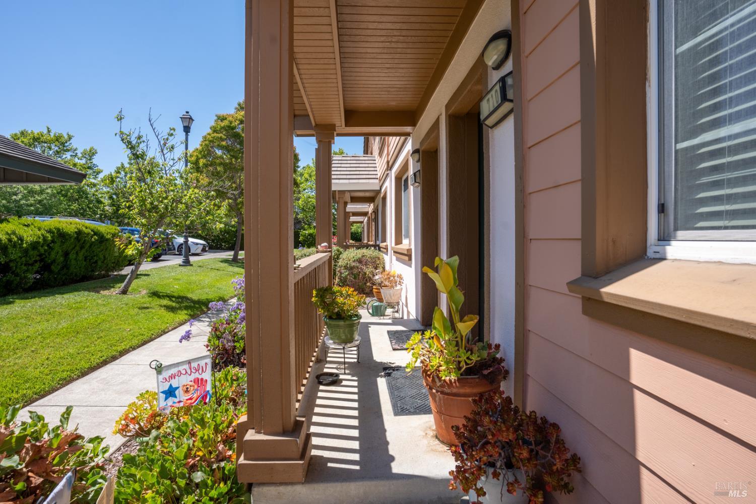 Detail Gallery Image 5 of 18 For 710 Daniels Ave, Vallejo,  CA 94590 - 2 Beds | 1 Baths