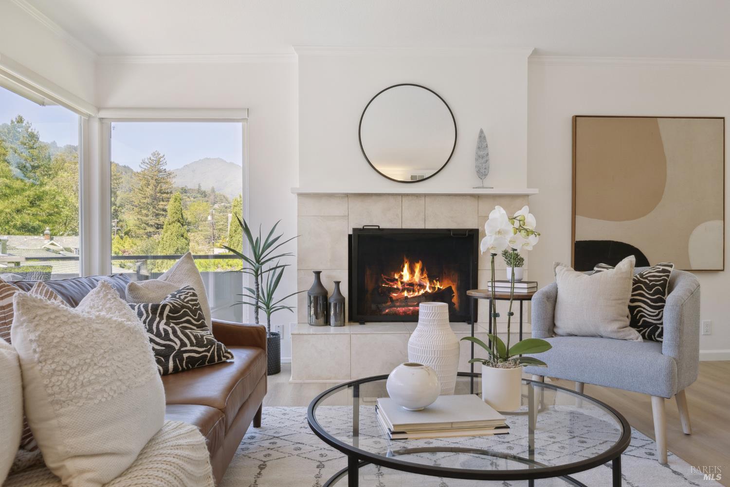 Detail Gallery Image 3 of 24 For 40 Redwood Ave, Corte Madera,  CA 94925 - 2 Beds | 2 Baths