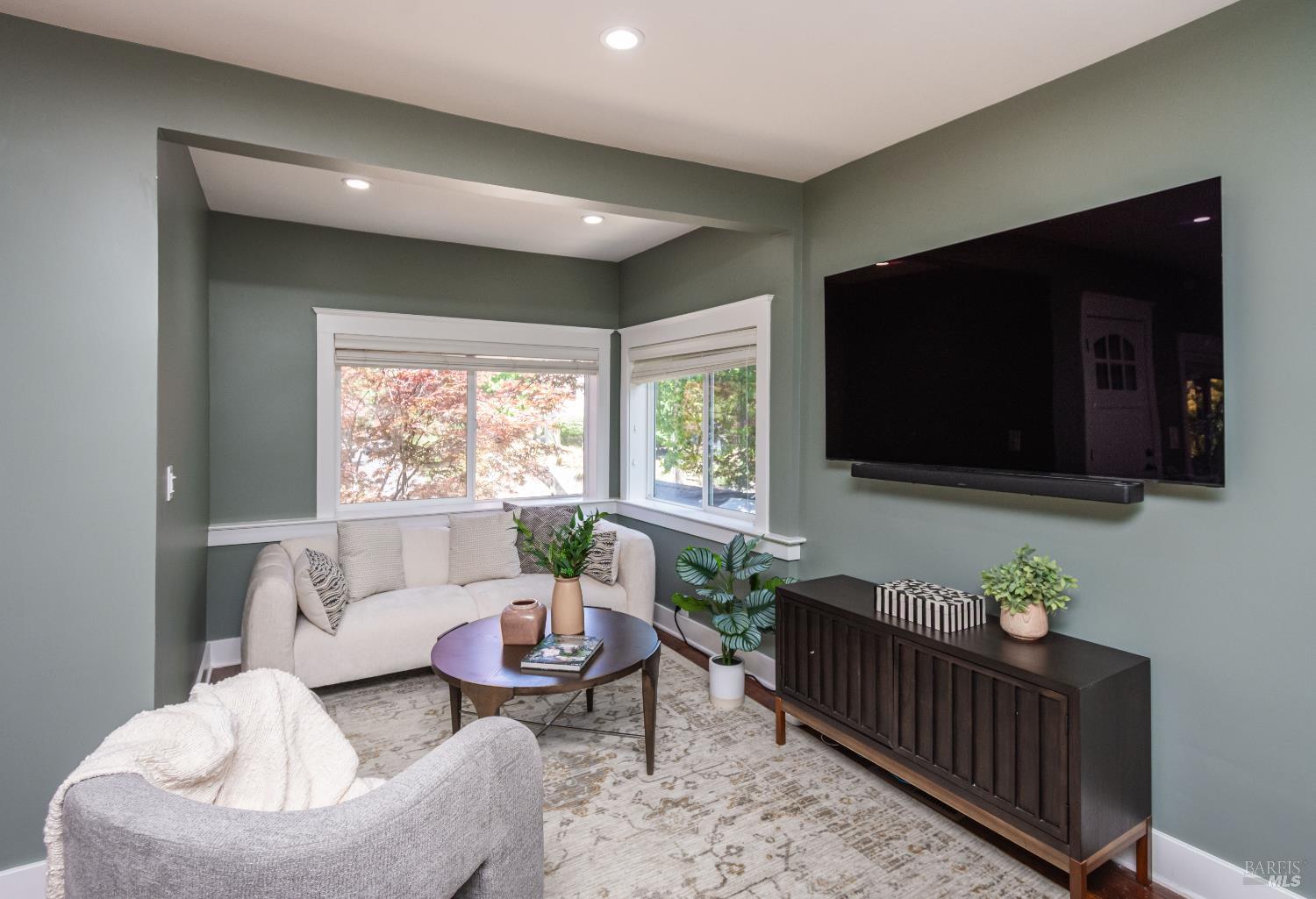 Detail Gallery Image 12 of 53 For 225 Berna Ave, Napa,  CA 94559 - 3 Beds | 2/1 Baths