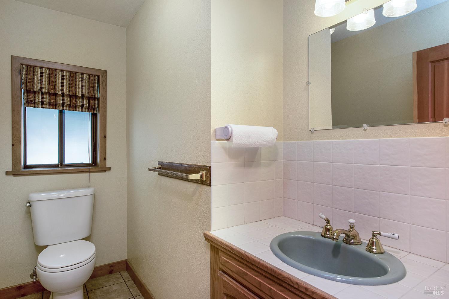 Detail Gallery Image 12 of 36 For 1524 Martin St, Lakeport,  CA 95453 - 4 Beds | 3 Baths