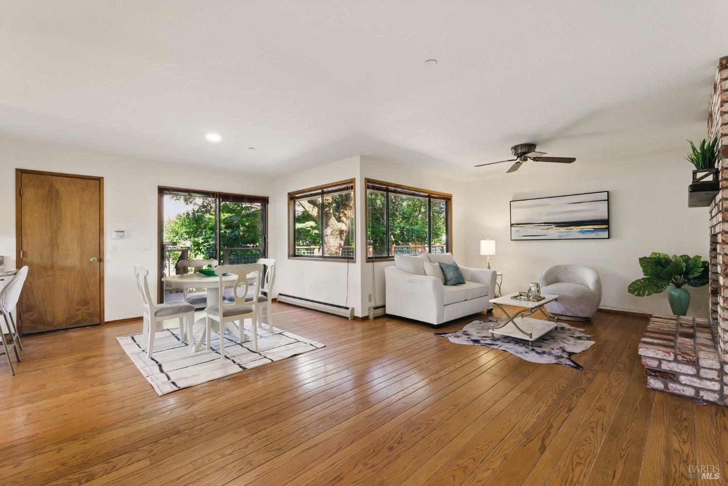 Detail Gallery Image 17 of 61 For 4620 Morris Ct, Santa Rosa,  CA 95405 - 4 Beds | 3 Baths