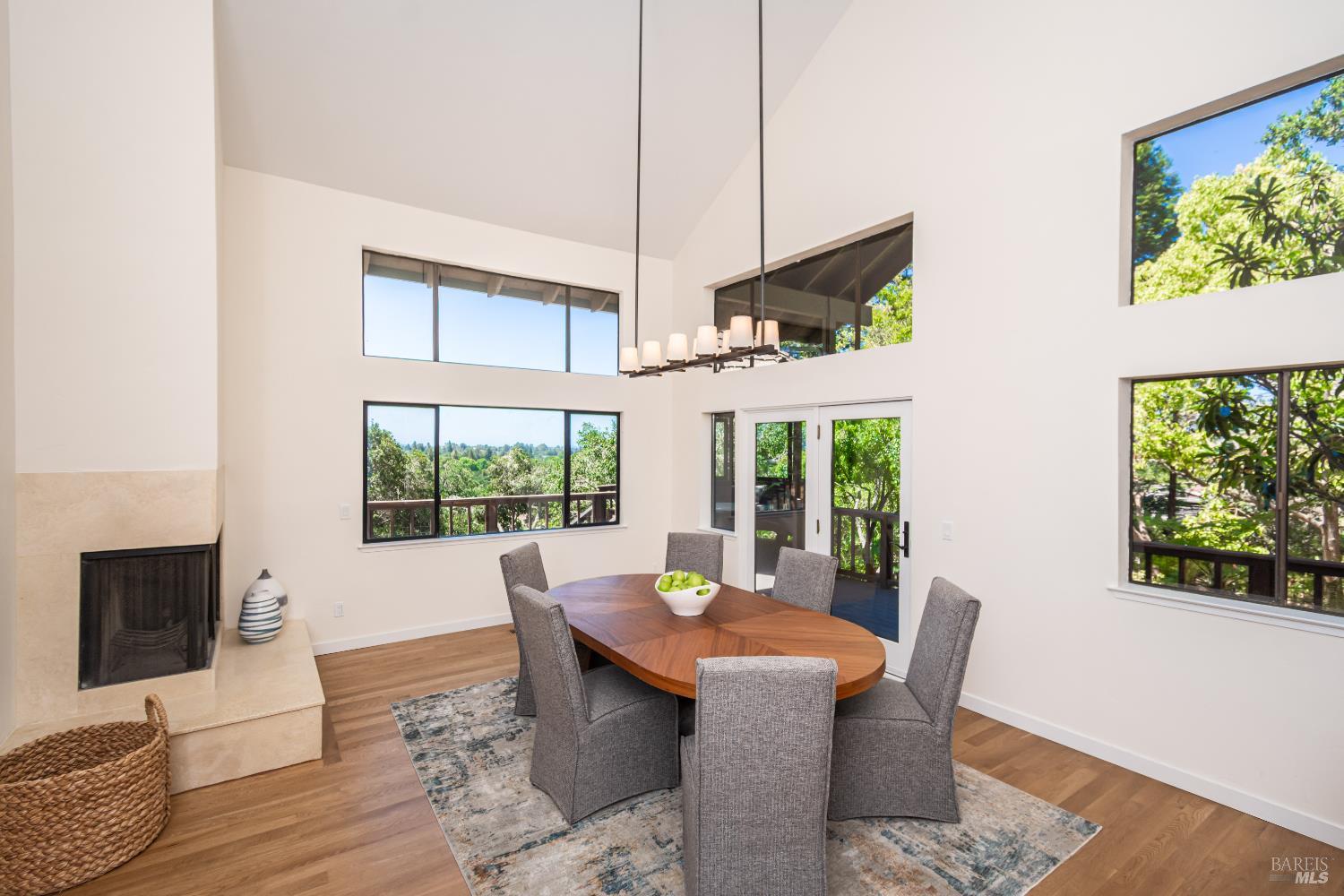 Detail Gallery Image 19 of 79 For 1043 La Quinta Ct, Napa,  CA 94559 - 4 Beds | 3/1 Baths